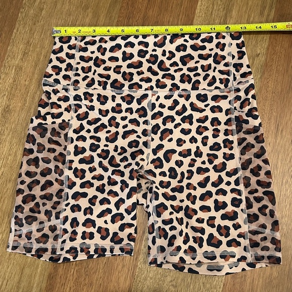 Fabletics Cheetah PowerHold High-Waisted On-The-Go Shorts - Picture 11 of 12